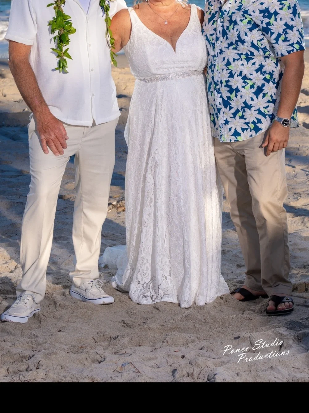David's Bridal Ivory Lace V-Neck Wedding Dress with Beaded Waist - Picture 3 of 3